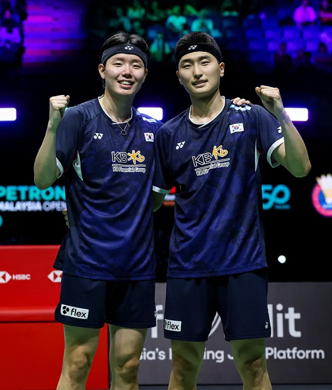 印尼队完胜丹麦队，石宇奇带队取胜