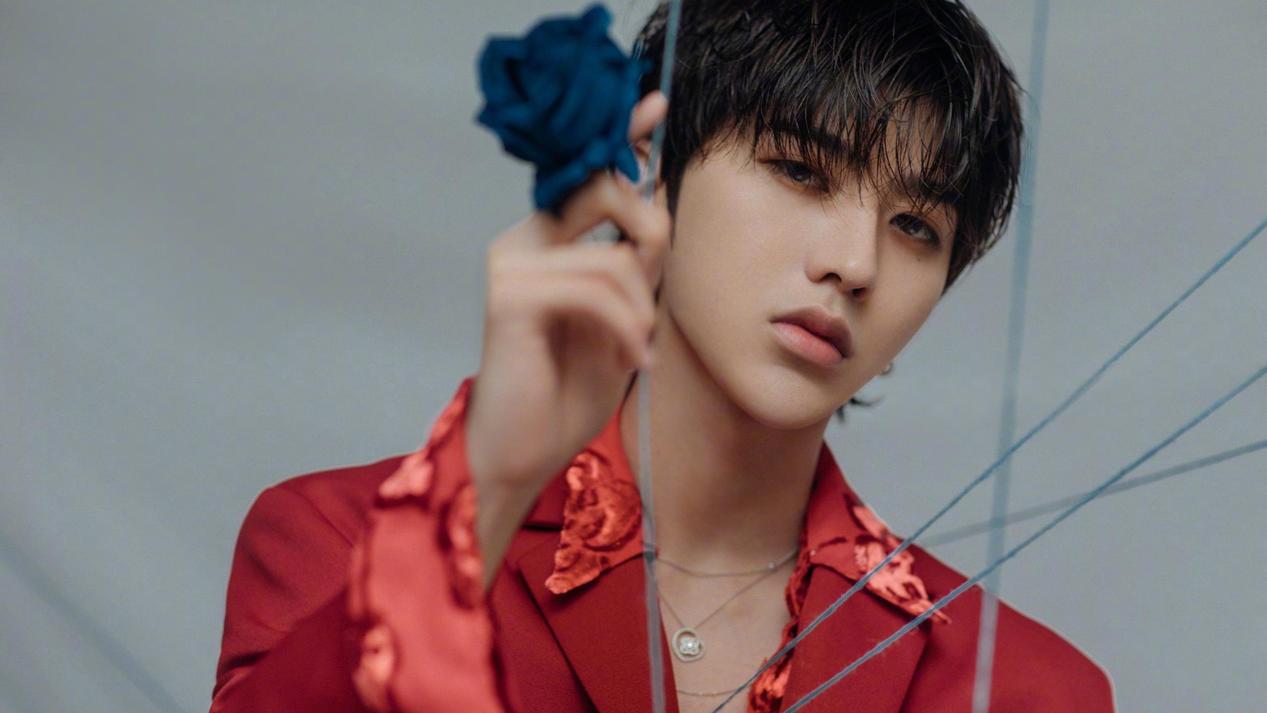 跨越球台的横扫,王皓运筹帷幄,韩国队三球完胜英格兰