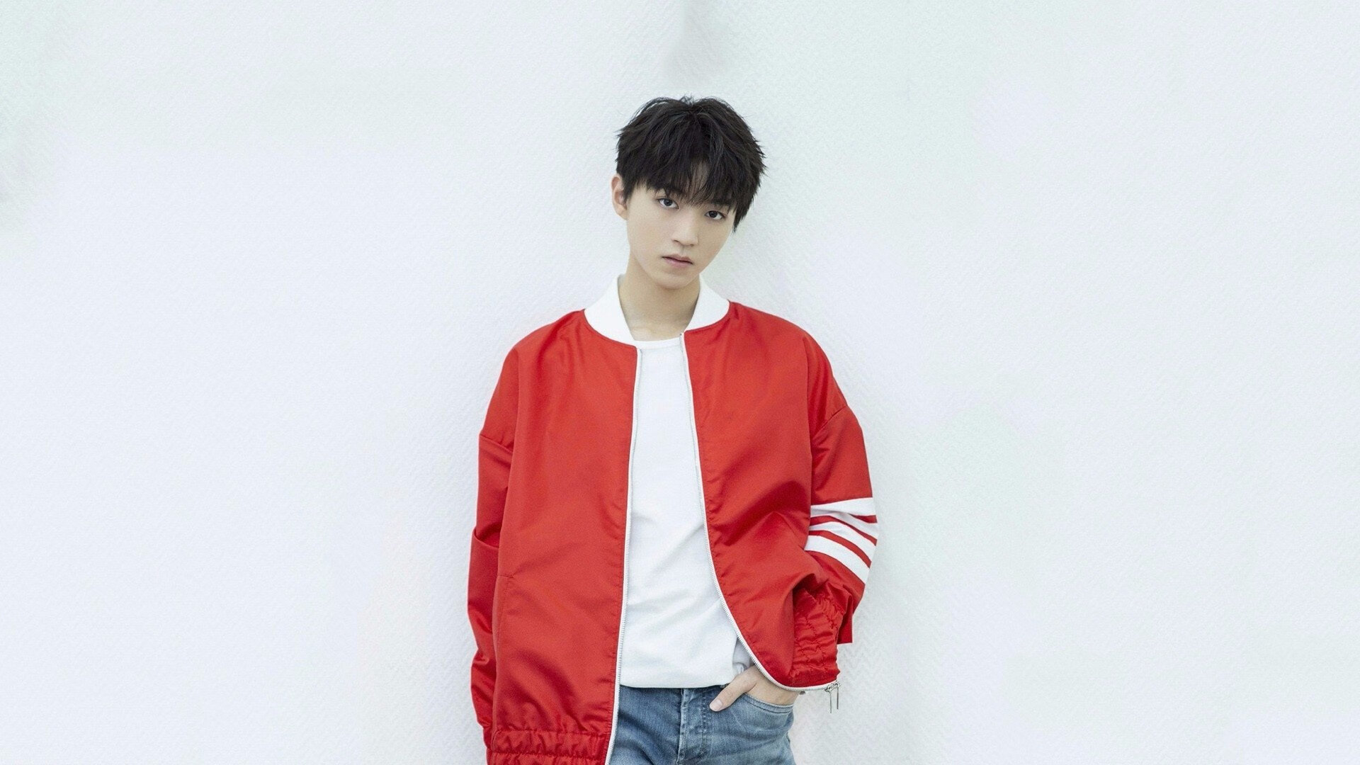 篮球世界的双重震撼，独行侠制霸热火，莫兰特欧冠半决赛接管比赛