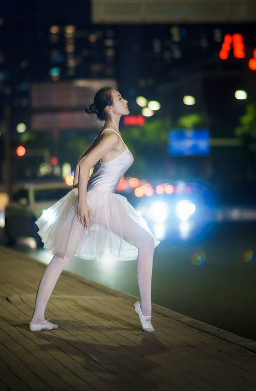 当算法遇见艺术品，德罗赞的中距离咏叹调如何瓦解勇士的现代篮球神话