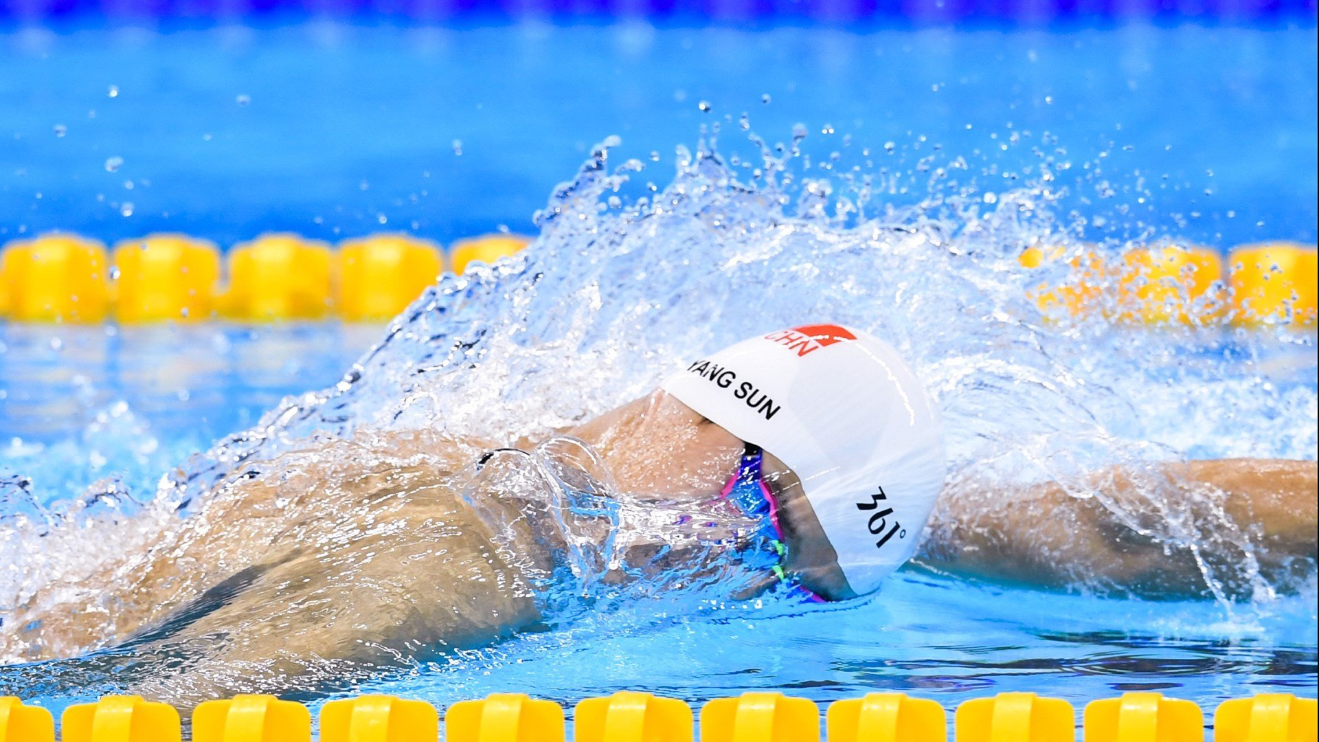 哈兰德，新一代攻防转换核心，莱比锡红牛如何掀翻巴黎圣日耳曼