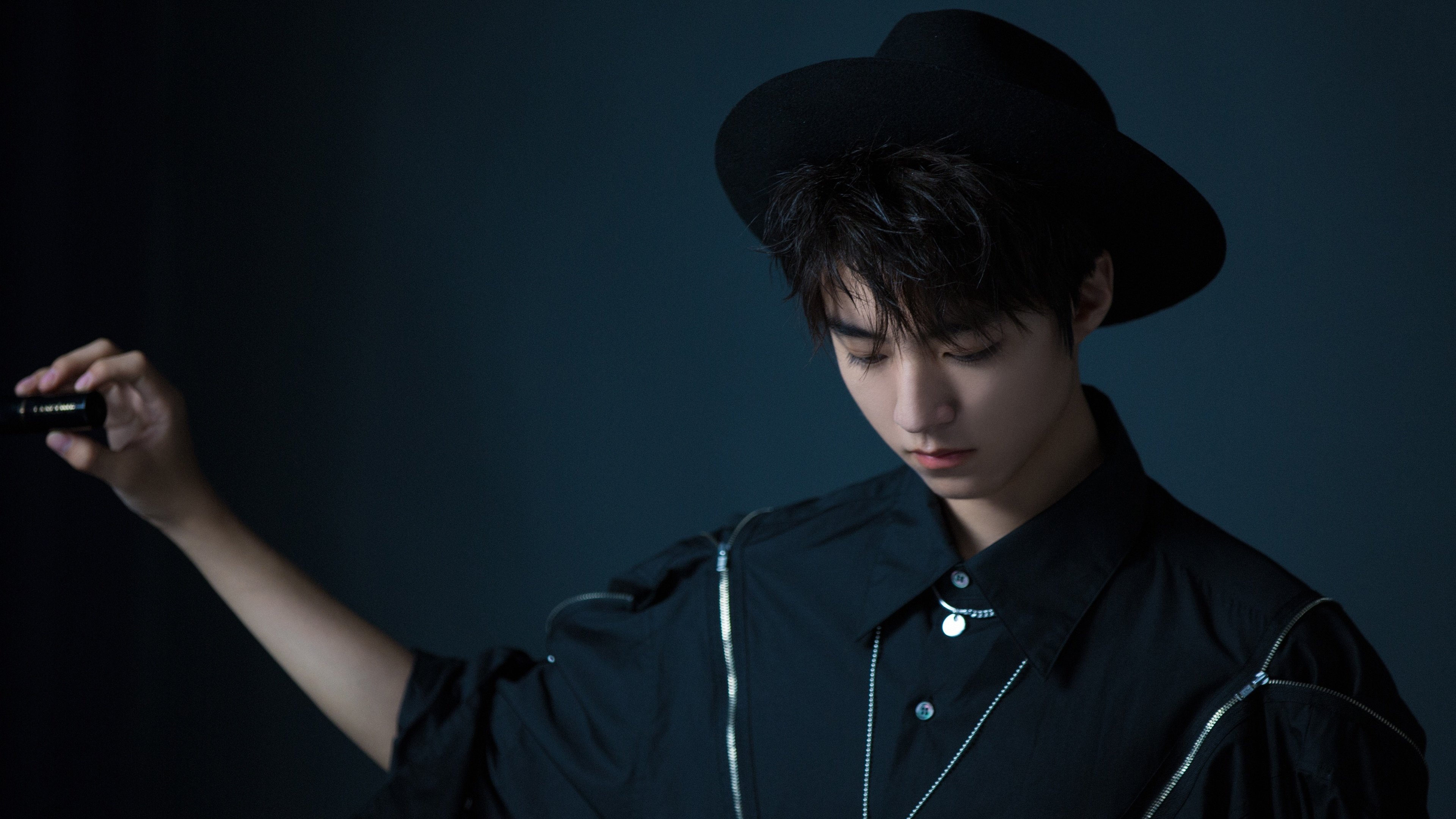 当风笛遇见斗牛士，萨拉赫在格拉斯哥的雨中跳起弗拉明戈